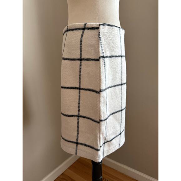 Lulus Soft Winter Skirt White Black Plaid NWT Size Large Cottagecore Office - Picture 3 of 8
